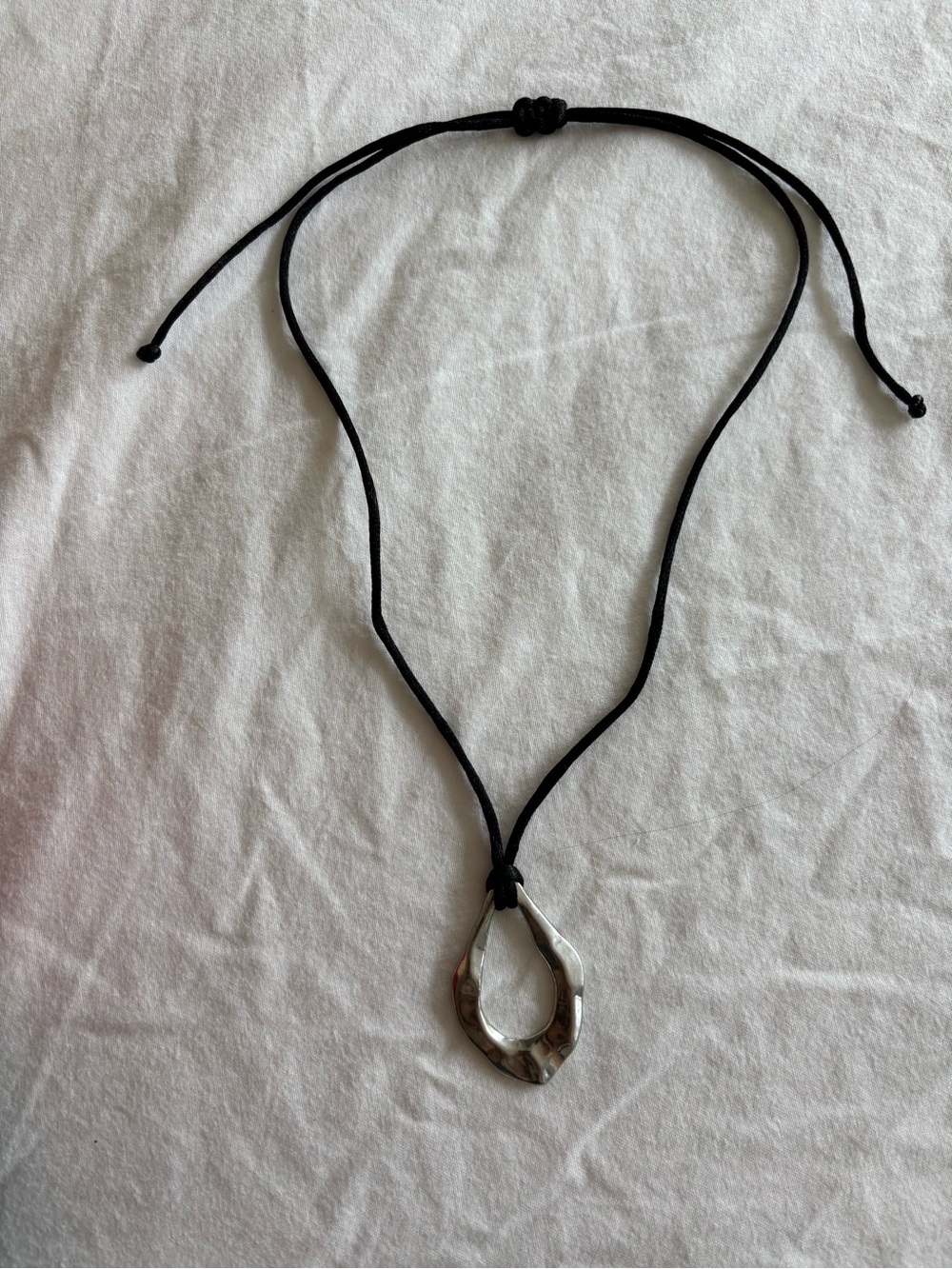 Silver pendant necklace